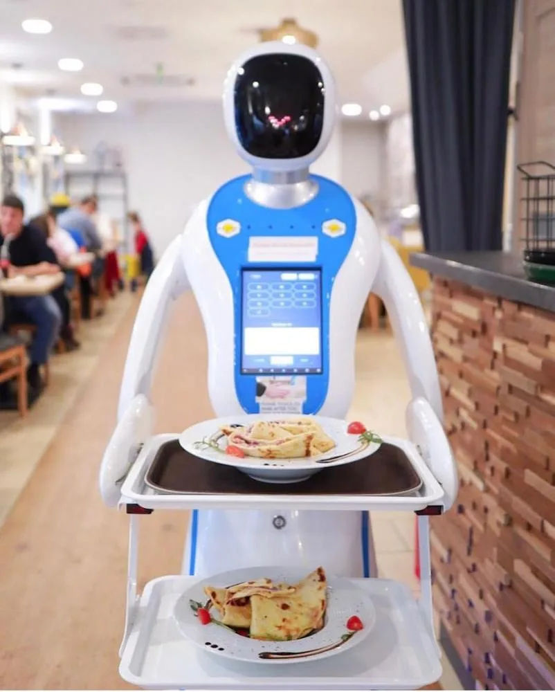 Robot Hantar Makanan Humanoid